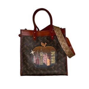 Coach Upcrafted Field Tote In Signature Canvas With Big Apple Skyline with Strap